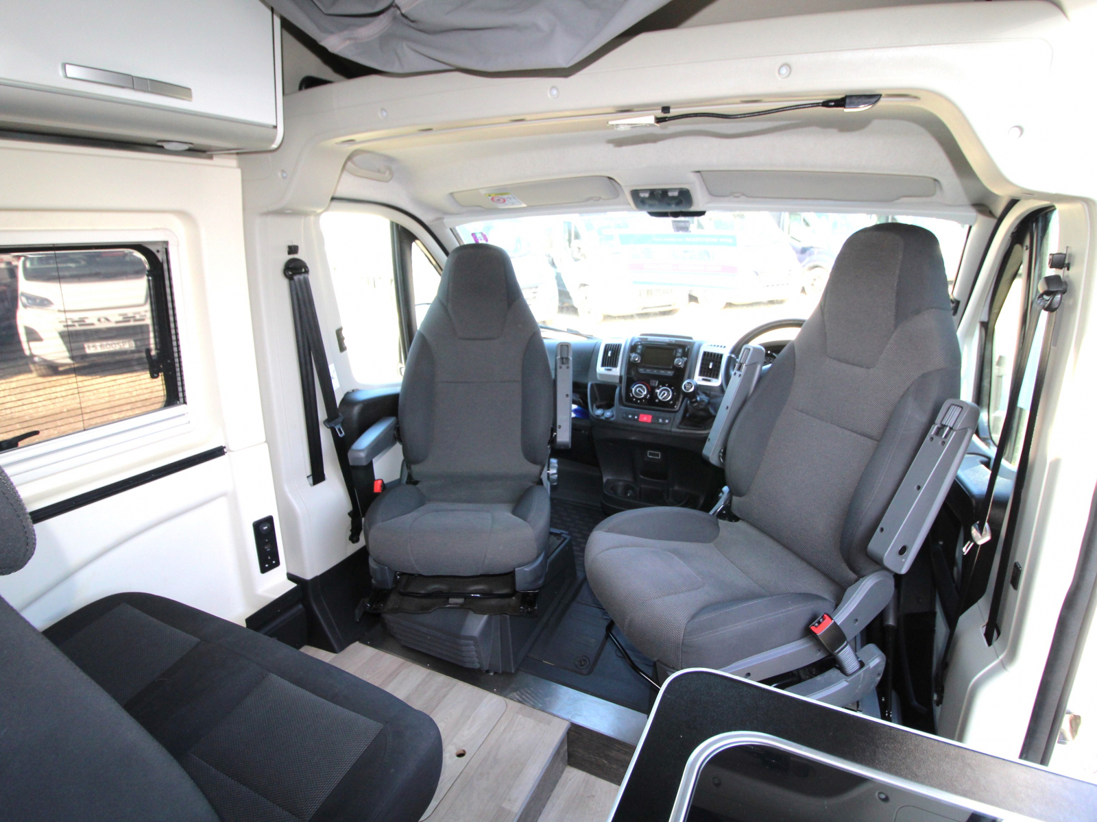 Westfalia Columbus 540D Pop-Top - 2019 image