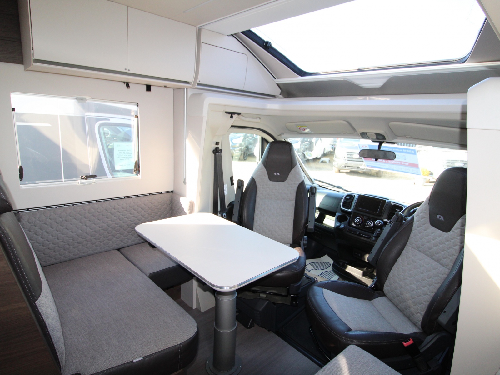 Adria Matrix Supreme 670 SC - 2022 image