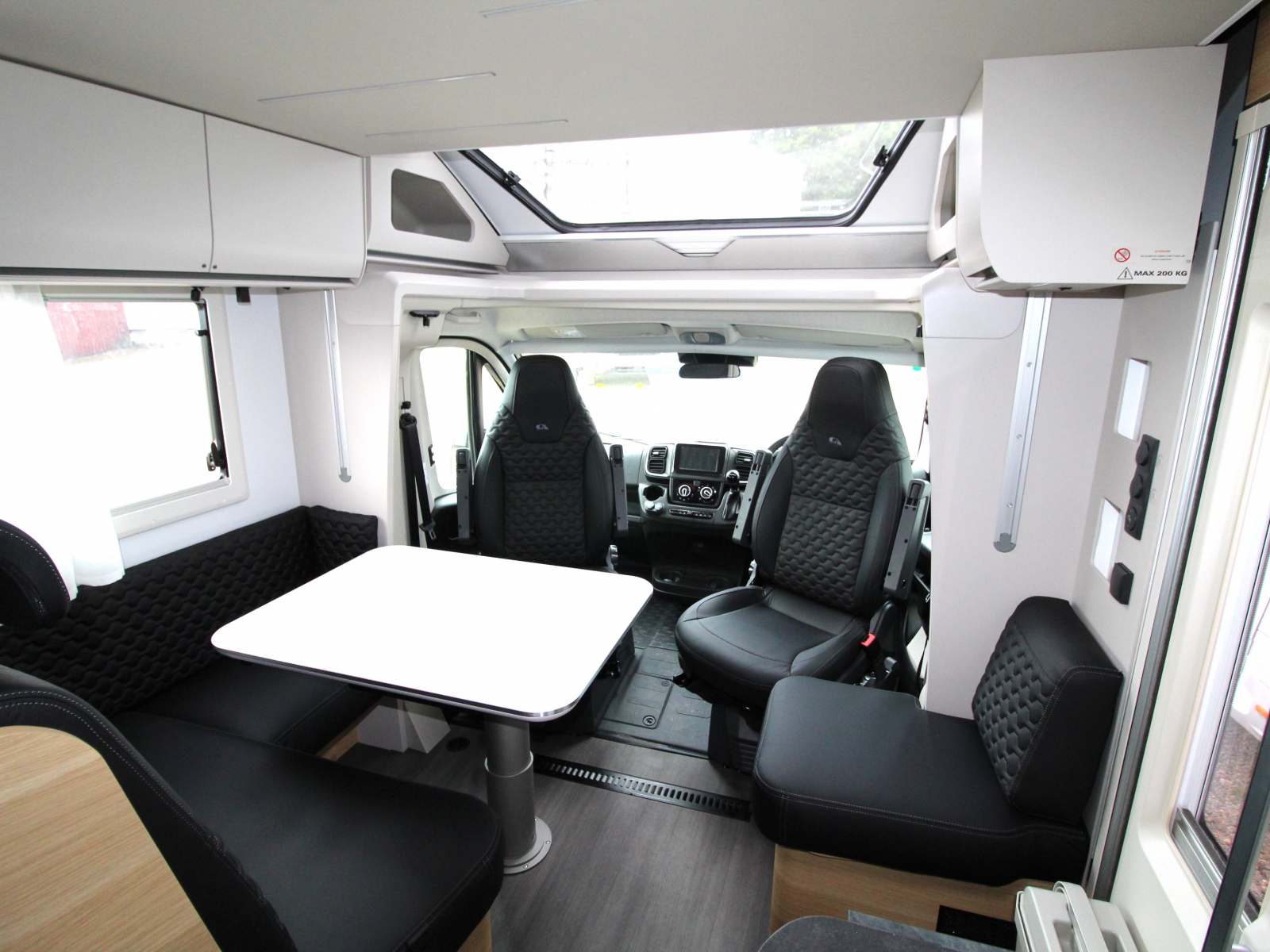 Adria Matrix Axess 600 SL - NEW (50165) image