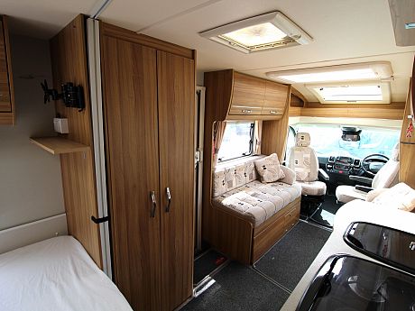 Elddis Majestic 155 - 2015 image