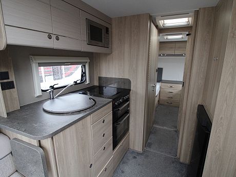 Elddis Avante 574 2018 image