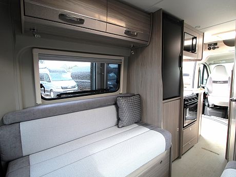 Elddis Signature CV40 2024 image