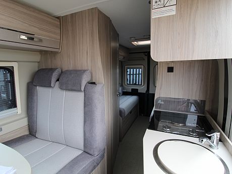 Elddis Signature CV40 2024 image