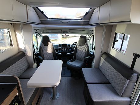 Adria Matrix Supreme 670DL (62120) image