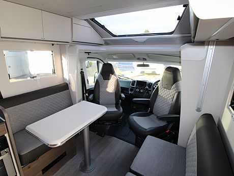 Adria Matrix Supreme 670DL (62120) image