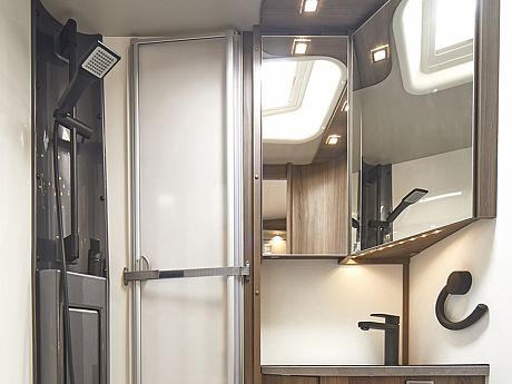 Coachman Travel Master Sportivo 565 - NEW image