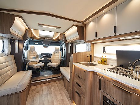 Coachman Travel Master 565 - 2025 image