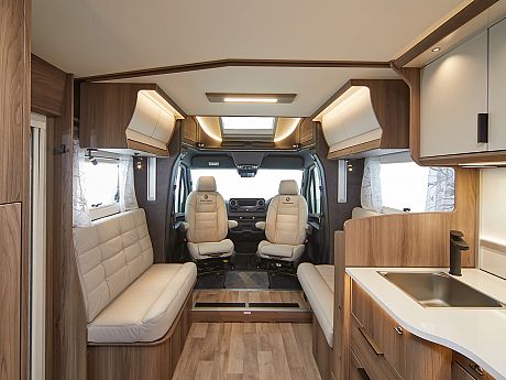 Coachman Travel Master 565 - 2025 image